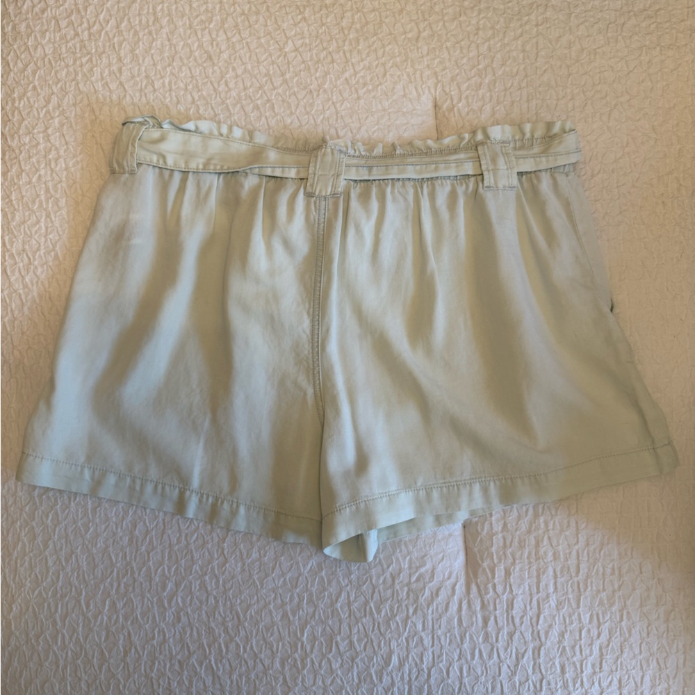 Time and Tru Sunwash Blue Cargo Shorts with Tie-Waist - Picture 4 of 10